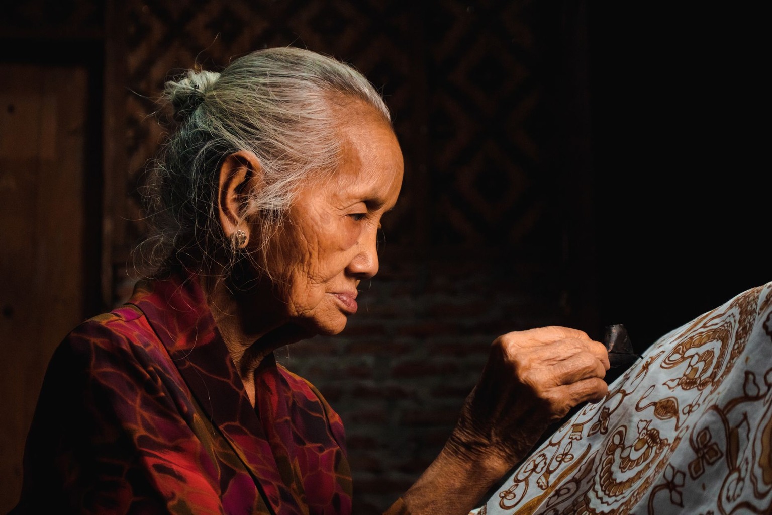 Batik fabrics for sustainable wardrobes — Selecting Pieces for Versatility and Longevity Batik fabrics for sustainable wardrobes — Selecting Pieces for Versatility and Longevity